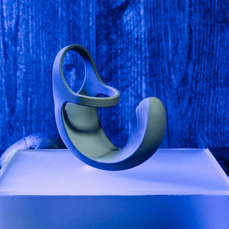 Zero Tolerance Vibrating Ball Cradle with Remote